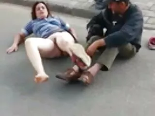 A szopós porno víz szélén egy másik