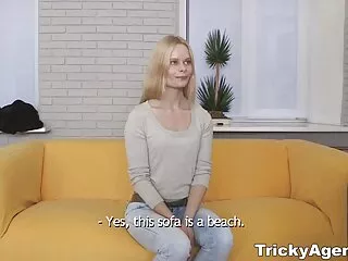 Sorrendben rálépett a lányokra tinipinak